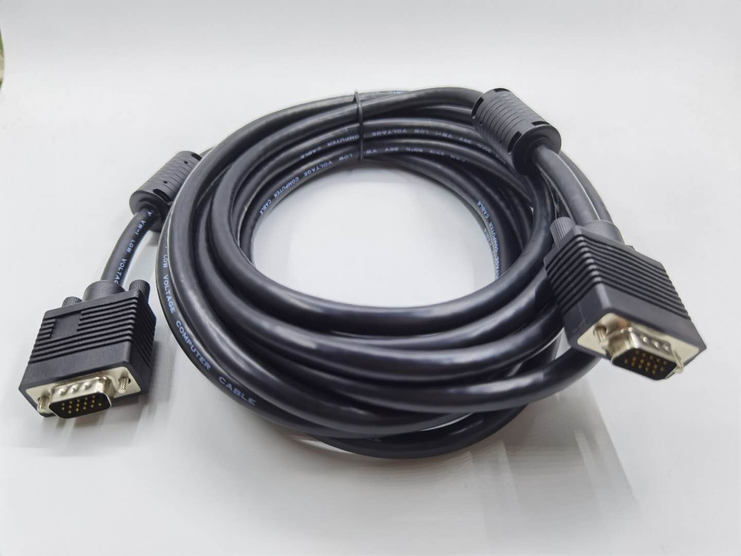 8Ware 10M VGA HD15M-M Cable With Filter Male to Male